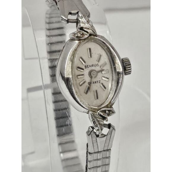 Rare Vintage Benrus Ladies Quartz Watch Diamonds Leaf Runs Good New Battery main image 13